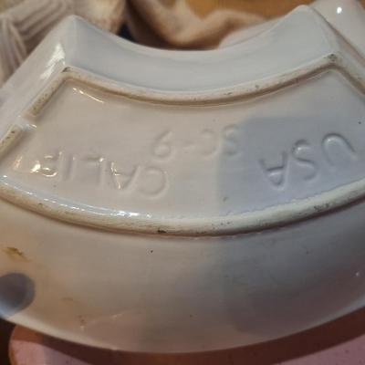 Sale Photo Thumbnail #1453: this is for the center bowl with lid and the 4 side dishes, all are in great shape but a few of the dishes have very small chips on inside corners which are not visible when using set up.