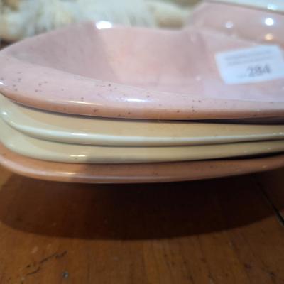 Sale Photo Thumbnail #1460: this is for the center bowl with lid and the 4 side dishes, all are in great shape but a few of the dishes have very small chips on inside corners which are not visible when using set up.