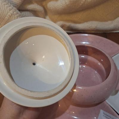 Sale Photo Thumbnail #1449: this is for the center bowl with lid and the 4 side dishes, all are in great shape but a few of the dishes have very small chips on inside corners which are not visible when using set up.