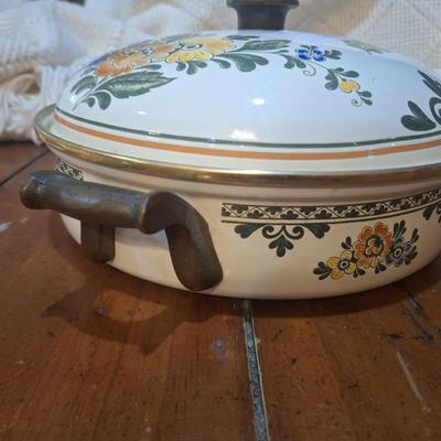 Sale Photo Thumbnail #1477: this is the 2 inch tall pot with lid.