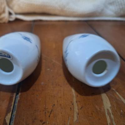 Sale Photo Thumbnail #1505: salt and pepper shakers