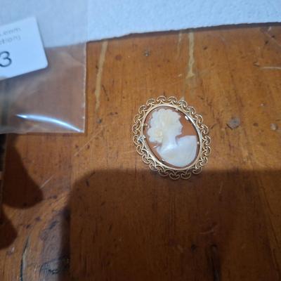 Sale Photo Thumbnail #1518: these are not pearls, notice in one photos there is one faux pearl with the coating wearing off.