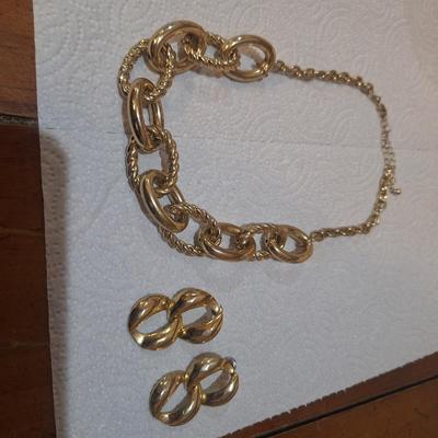 Sale Photo Thumbnail #1540: gold tone but not gold