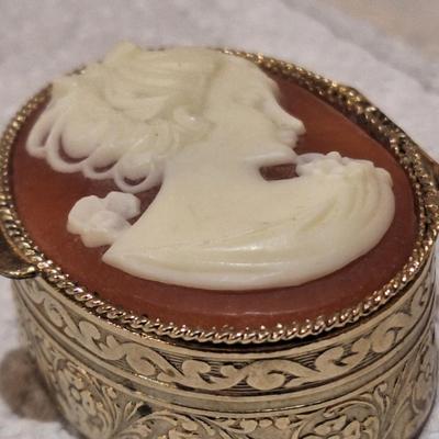 Sale Photo Thumbnail #1550: not gold