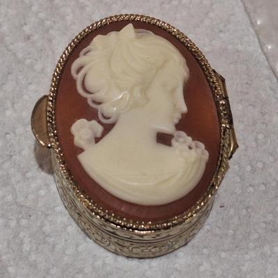 Sale Photo Thumbnail #1548: not gold