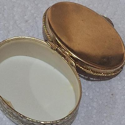 Sale Photo Thumbnail #1549: not gold