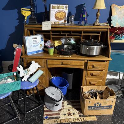 Lot 27: Garage / Rolltop table, train stuff & Some holiday selection