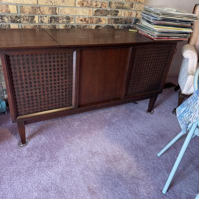 MCM Garrard Stereo Console & Albums