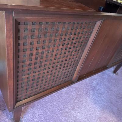 MCM Garrard Stereo Console & Albums