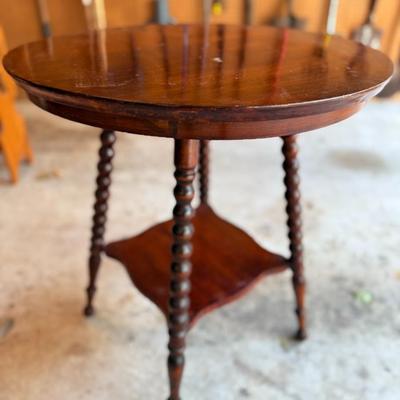 Turned Leg Accent Table