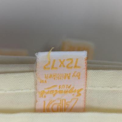 22 - 72" x 72" Table Cloths Signature Plus By Milliken