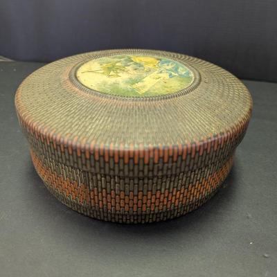 Vintage Empty Metal Round Cookie Tin With Victorian Scene