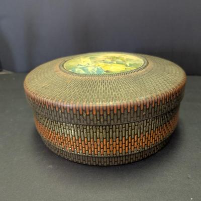Vintage Empty Metal Round Cookie Tin With Victorian Scene