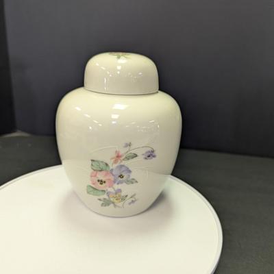 Ginger Jar Russ Ceramic Jar w/Lid Flowers Made In Japan #4938