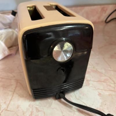 Vintage Westinghouse Toaster w Cover