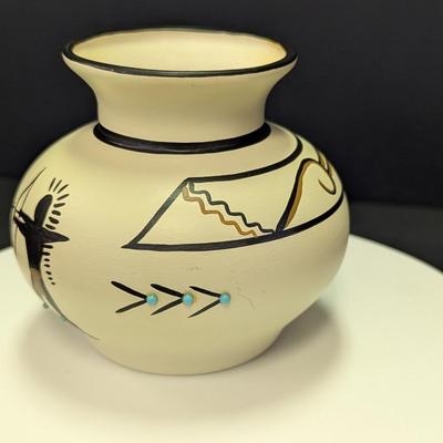 Signed Native American Southwest Indian Small Pottery Piece