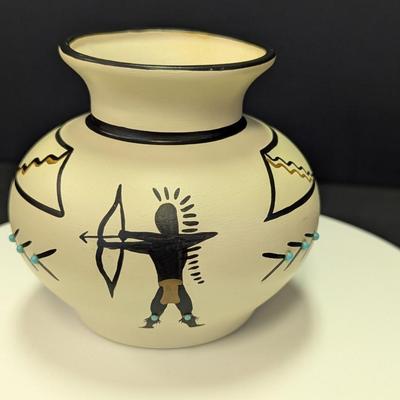 Signed Native American Southwest Indian Small Pottery Piece