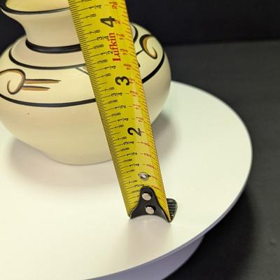 Signed Native American Southwest Indian Small Pottery Piece