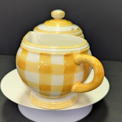 1998 Cracker Barrel Creamer & Sugar Bowl