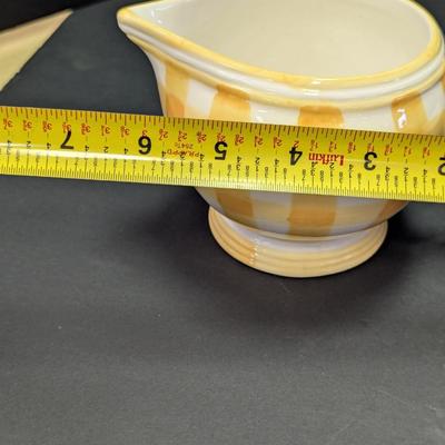 1998 Cracker Barrel Creamer & Sugar Bowl