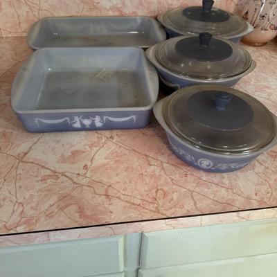 Vintage Glass Bake Amazing Covered Set