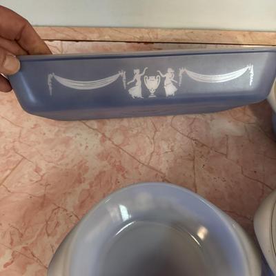 Vintage Glass Bake Amazing Covered Set