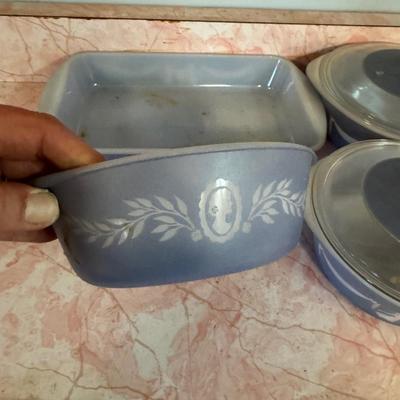 Vintage Glass Bake Amazing Covered Set