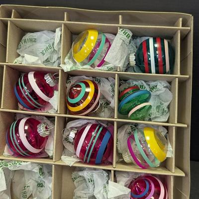 9 - Shiny Brite Vintage American 1940's Design Recreations