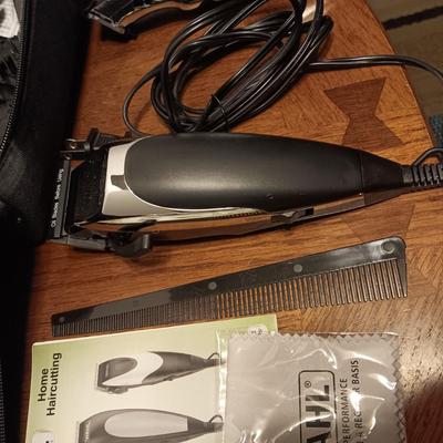 NEW WAHL HAIE CLIPPERS WITH EXTRAS