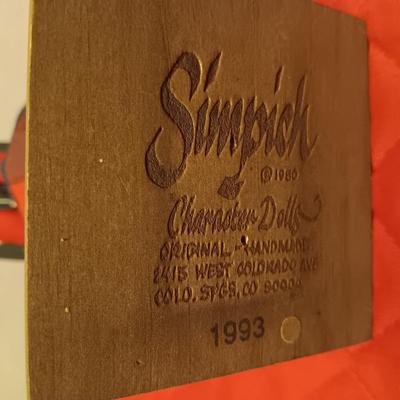 SIMPICH CHARACTER DOLL CAROLER