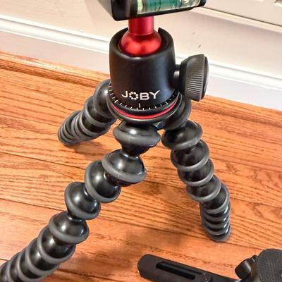 Benro, Joby & More Tripods (O-MG)