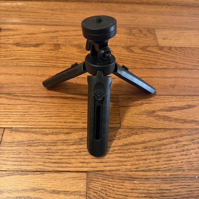 Benro, Joby & More Tripods (O-MG)