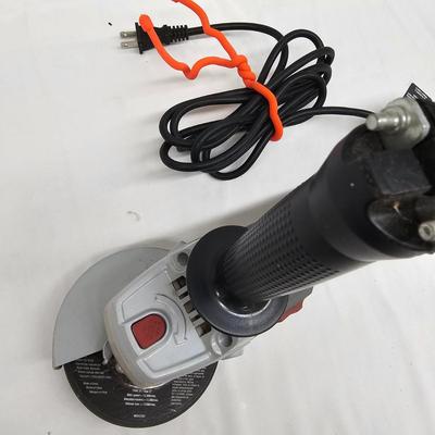 Porter Cable 4 1/2" Disc Grinder & Accessories (DG-JS)