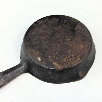 Antique Advertising Miniature Cast Iron Skillet Henson's Furniture Store