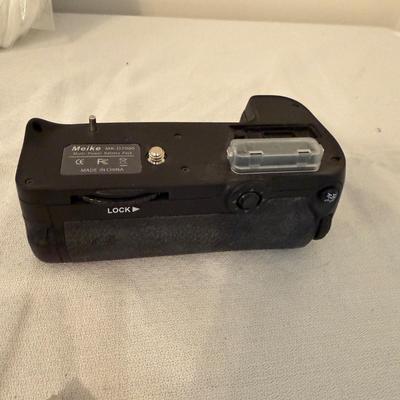 Speedlite, Spyder Lens Calibrator & More Photography Accessories (O-MG)