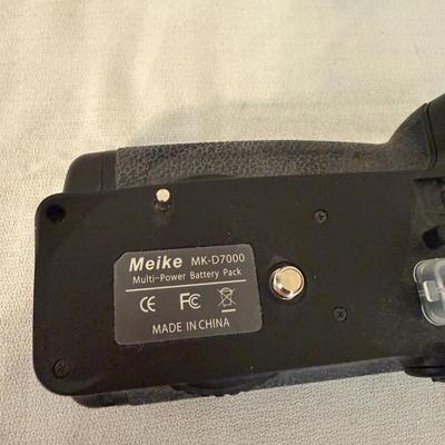 Speedlite, Spyder Lens Calibrator & More Photography Accessories (O-MG)