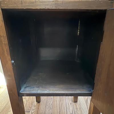 Tall Solid Wood Nightstand With Cabinet (LR-SF)