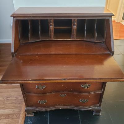 Vintage Chippendale Style Fall Front Secretary (LR-KD)