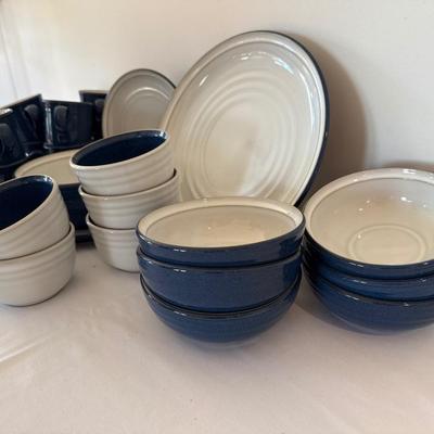 Noritake Stoneware 24 piece