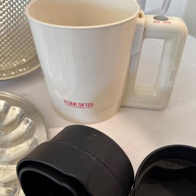 Flour sifter, cheesecake pan, fruit/veggie strainer, plus