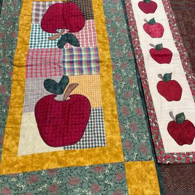 Apple quilted decor