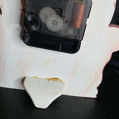 Vintage Novelty Cat Clock – Pink Armchair Quartz Timepiece with Cat, Shoes & Blanket Figurine