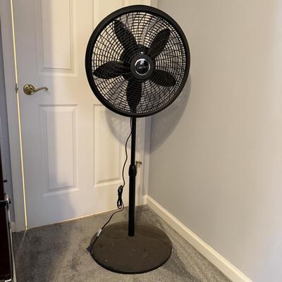 Levoit Hepa Air Purifier, Lasko Fan & Three Heaters (GB-MG)