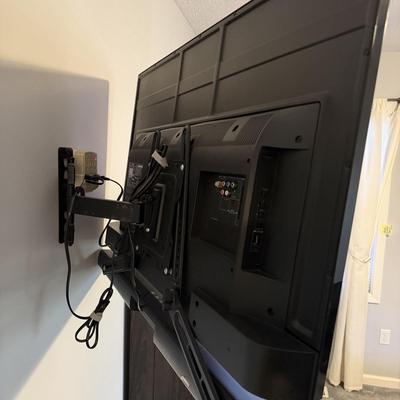 Toshiba 40” TV with JBL Subwoofer & Soundbar (GB-MG)