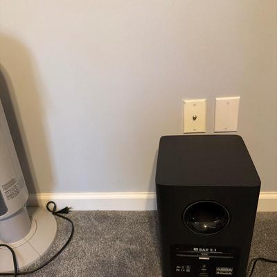 Toshiba 40” TV with JBL Subwoofer & Soundbar (GB-MG)