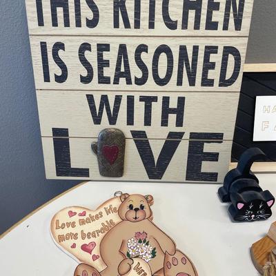 Wood wall decor and black cat