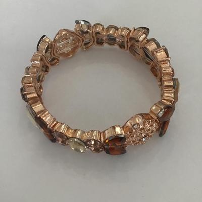 Beautiful rose gold tone Rhinestone stretch bracelet