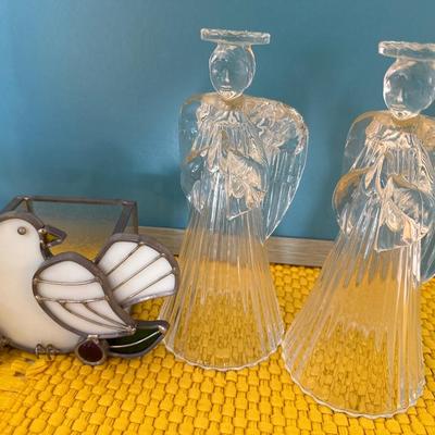 Around the world with Santa Bear