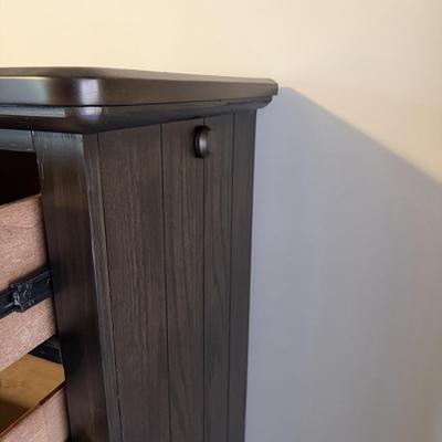 Bellamy Lane Mans Door Chest (GB-MG)