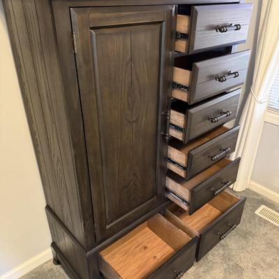 Bellamy Lane Mans Door Chest (GB-MG)